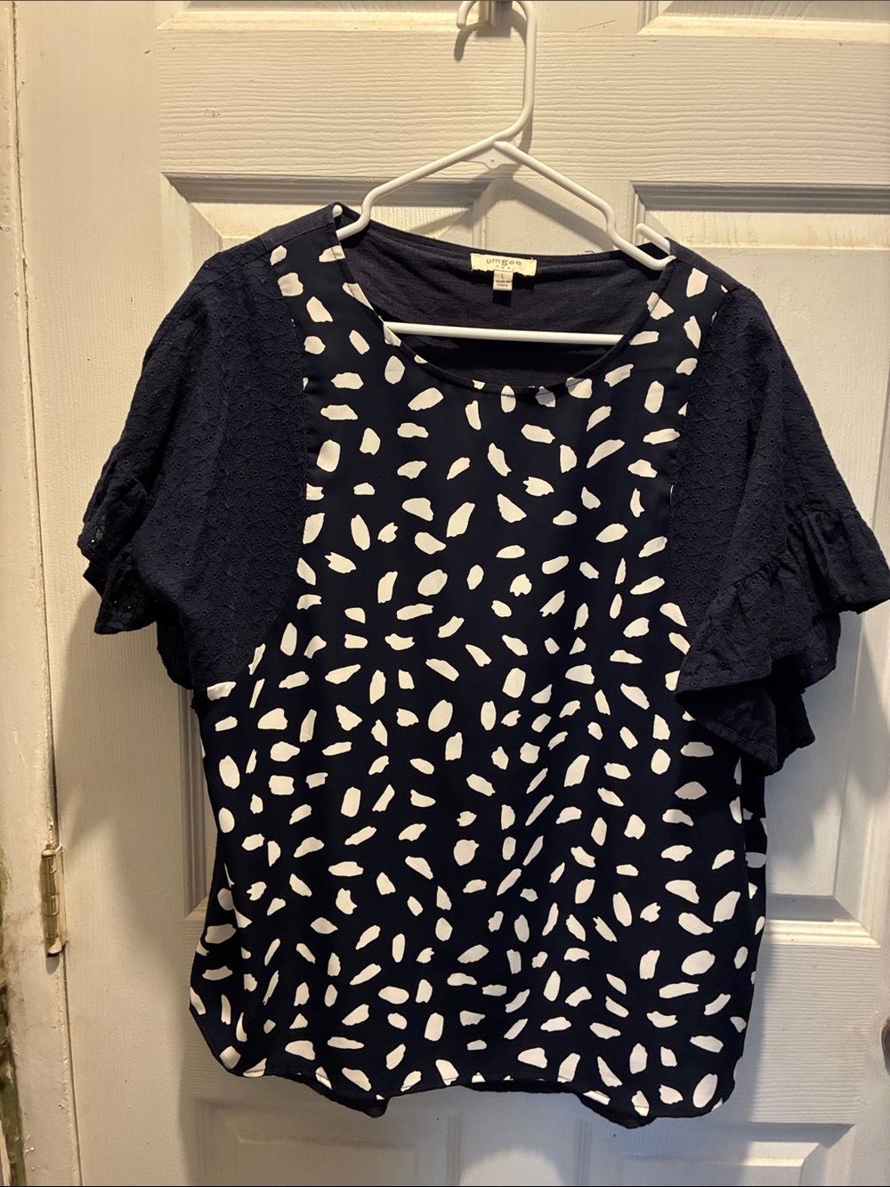 Umgee Navy and White Abstract Flutter Sleeve Blouse
